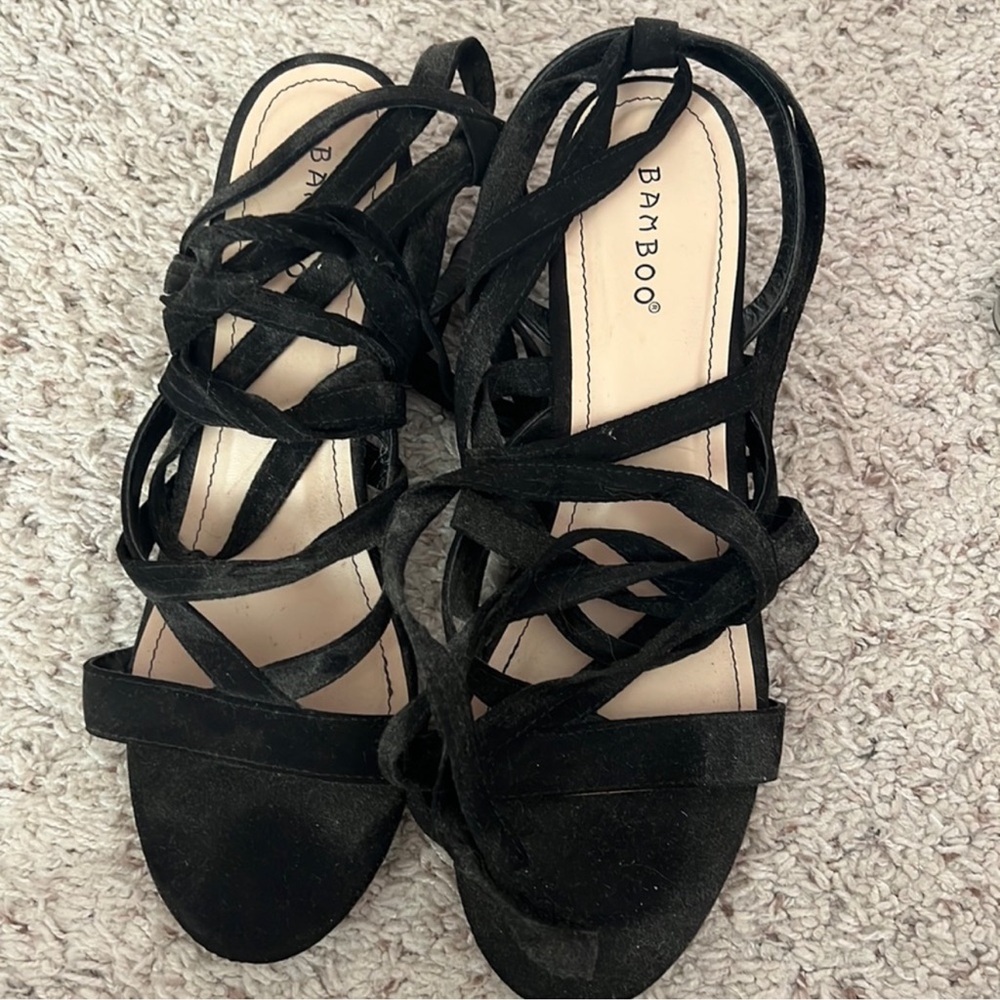 NWOT BLACK LACE UP SUEDE KITTEN HEEL